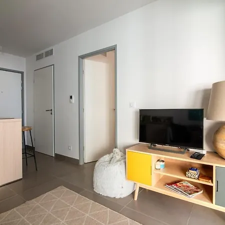Apartamento 66 Poincaré - Luxury For 2 People - Air Conditioning, - Parking